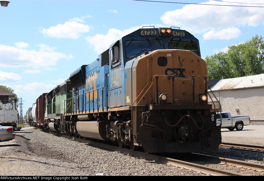 CSX 4733 & HLCX 7855